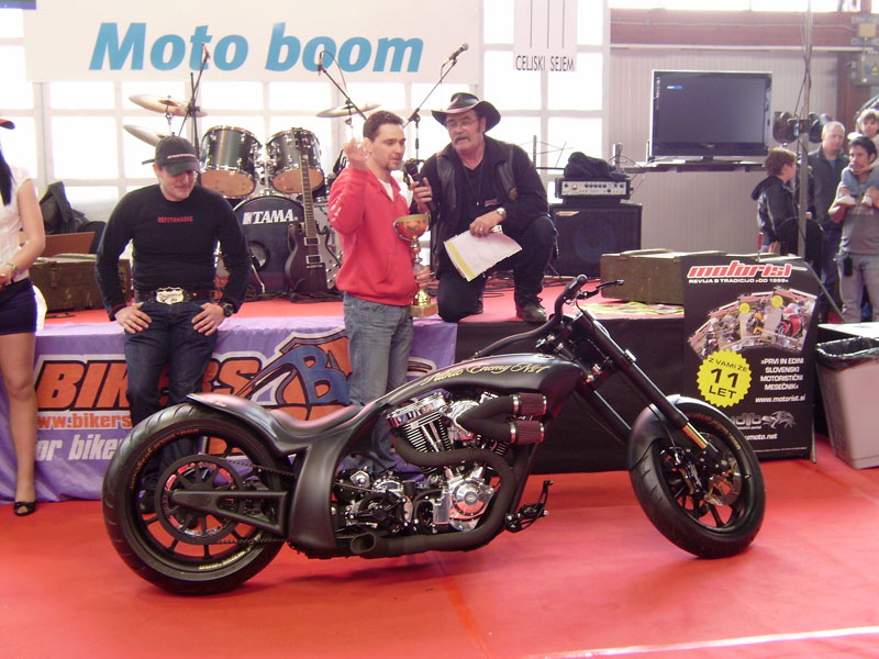 moto boom radical garage 5