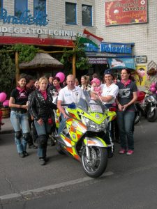 6 noi motoros nap 2012 felvonulas 103