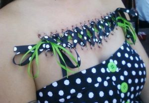 fuzos piercing mell folott