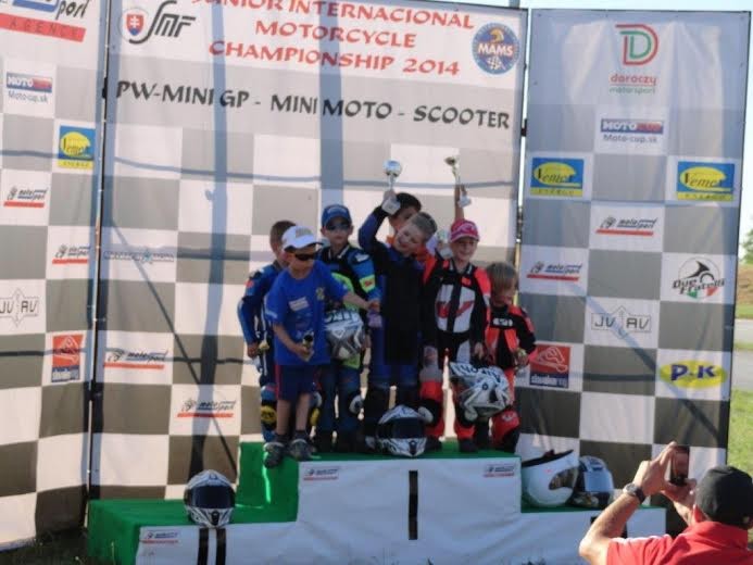 Gyorsasági Motoros Utánpótlás Bajnokság Dunaszerdahelyen 3 utanpotlas bajnoksag dunaszerdahely 2014 2 1