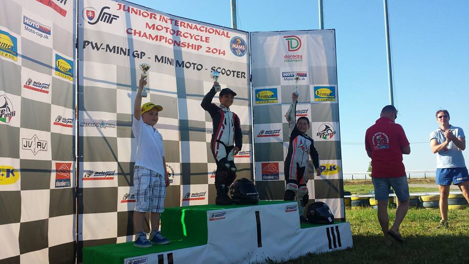 Gyorsasági Motoros Utánpótlás Bajnokság Dunaszerdahelyen 12 utanpotlas bajnoksag dunaszerdahely 2014 2 10