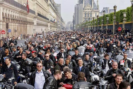 parizsi motorosok 2015