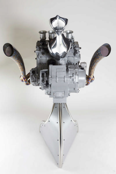 motor szobor01
