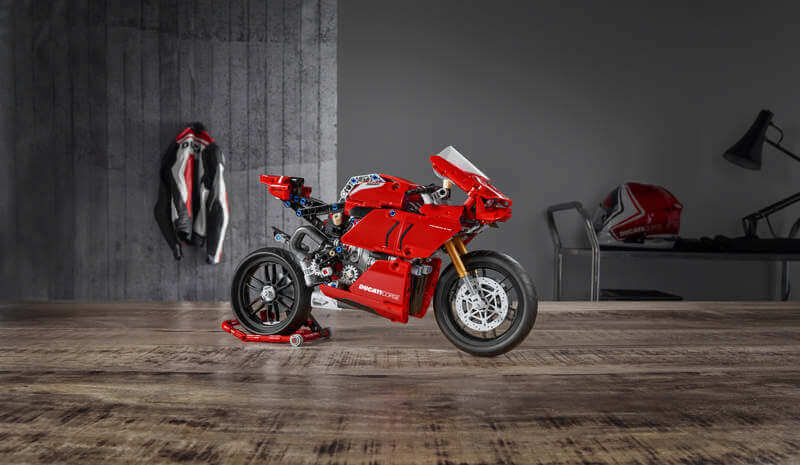 lego technic ducati panigale v4r 2020 2