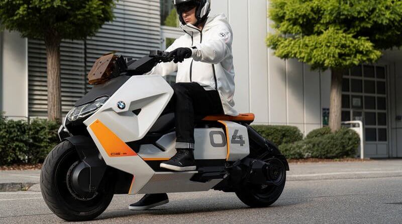 BMW Motorrad Concept Definition CE 04