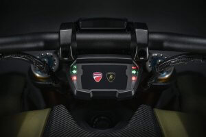 ducati diavel 1260 lamborghini 6