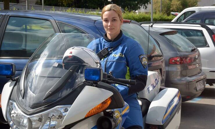 Anita a Pulai motoros rendőrnő
