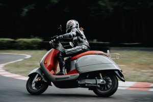 Ajándék B125-ös jogosítvány elektromos robogókhoz