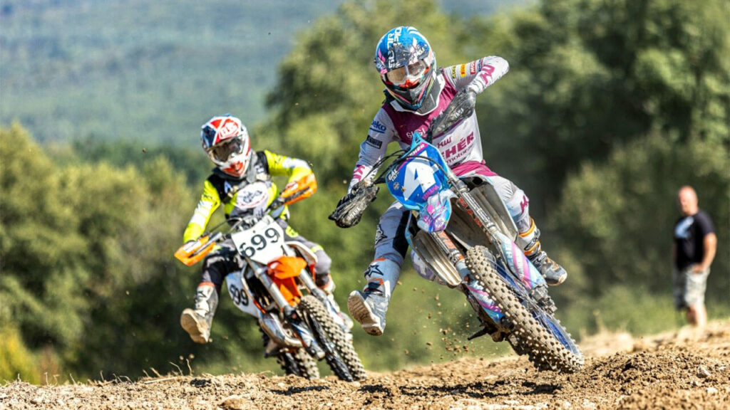 Gál Lili motokrossz versenyző a HUMDa tehetséggondozási programjában