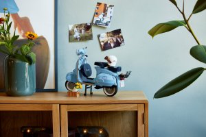 LEGO Vespa 125 10298