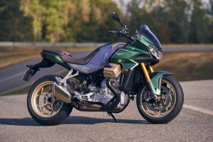 Moto Guzzi V100 mandello 2022