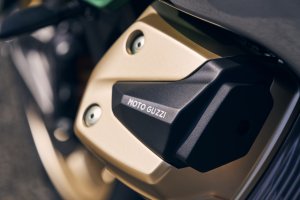 Moto Guzzi V100 mandello 2022