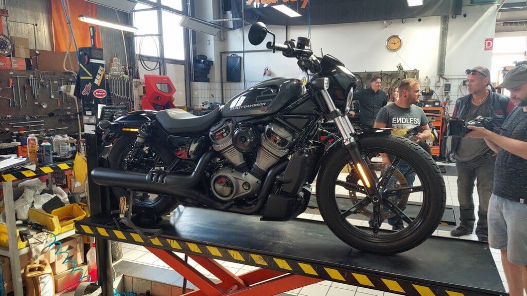 Elindult az egész országot átszelő, nagyszabású Open Road Tour 7 Harley-Davidson Nightster 2022