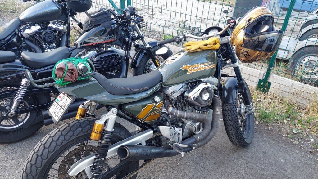 Elindult az egész országot átszelő, nagyszabású Open Road Tour 3 Harley-Davidson Flat Track Sportster