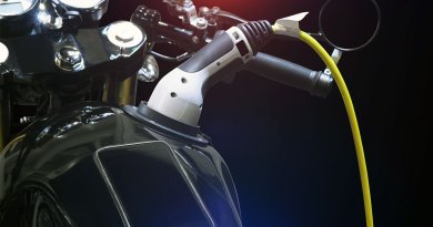 Elektromos motorkerékpár konnektor