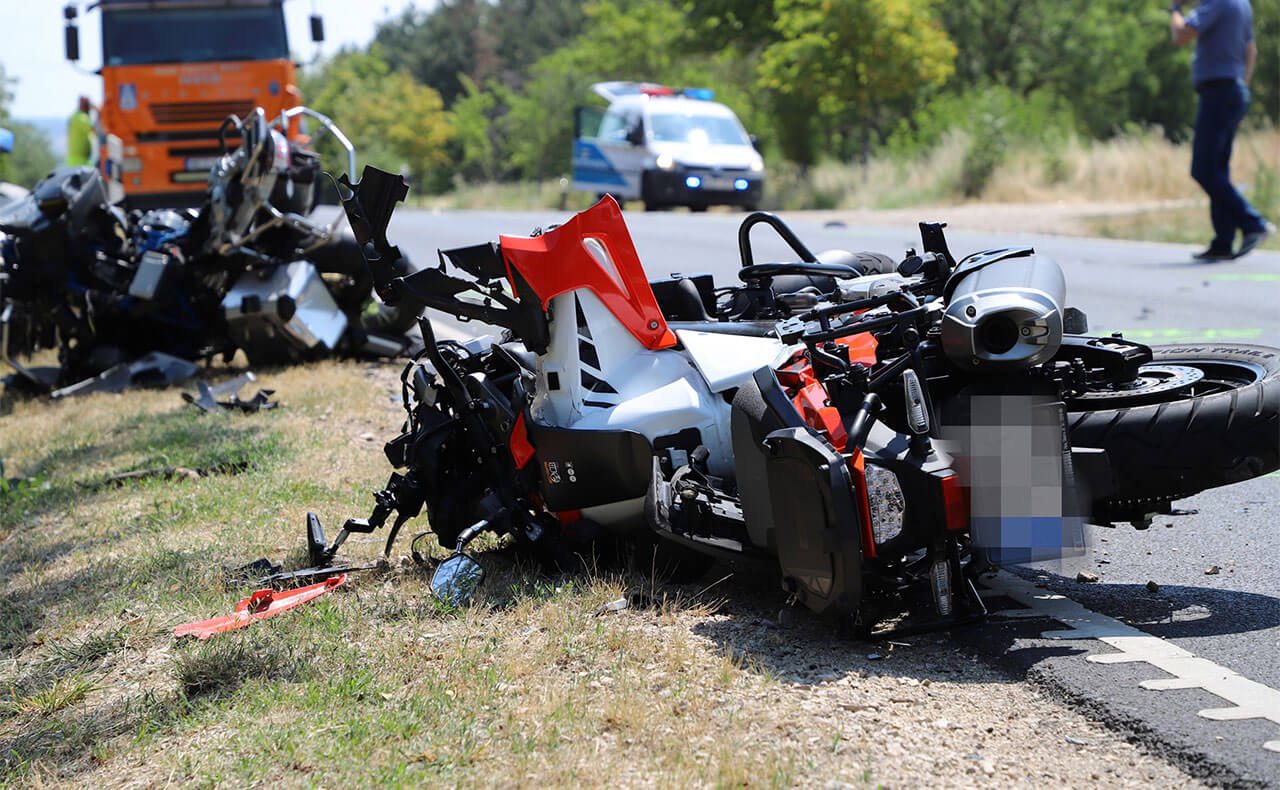 Halálos Motoros baleset veszprém-gyulafirátót