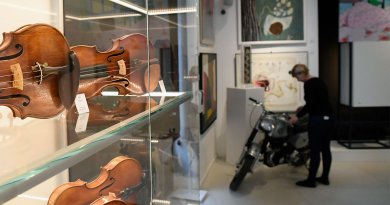 Csepel motorkerékpár a BÁV művészeti aukcióján