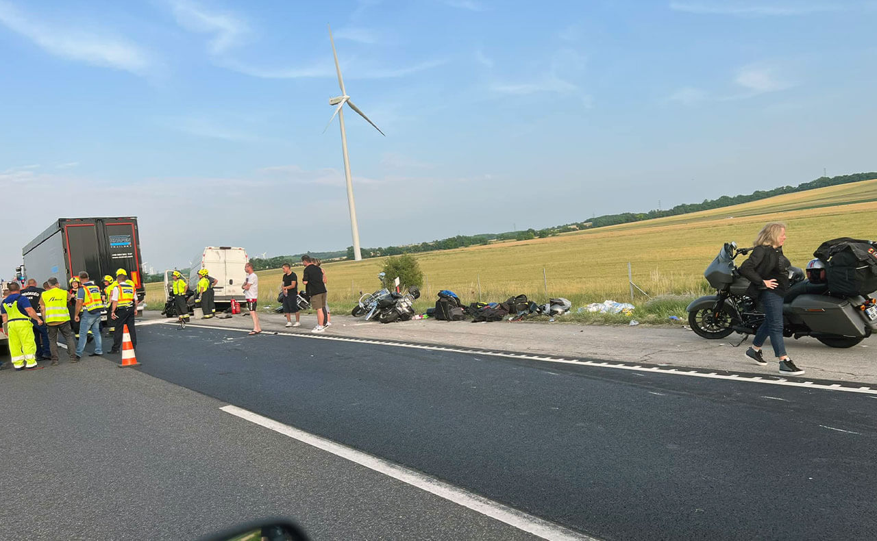 Francia motorosok balesete az M1-es autopályán