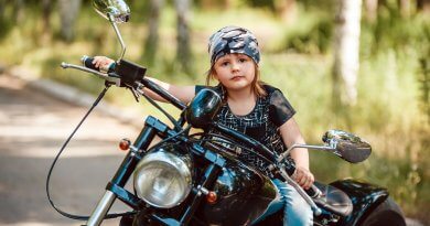 Hogyan szoktassunk hozzá egy hétévest a motorozáshoz