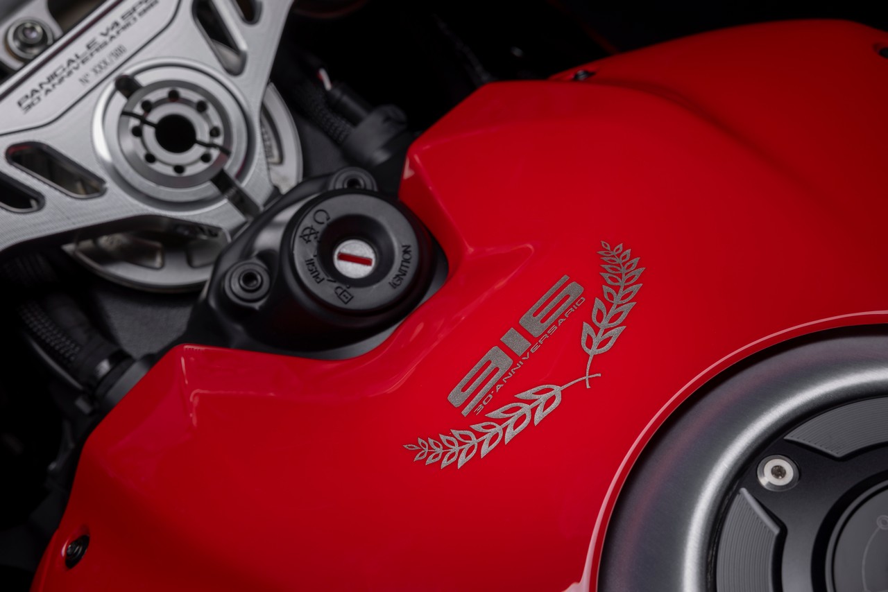 Ducati Panigale V4 SP2 30th Anniversary 916