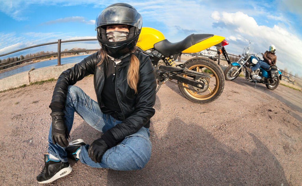 Alapvető fontosságú dolgok a női motorosok számára az úton