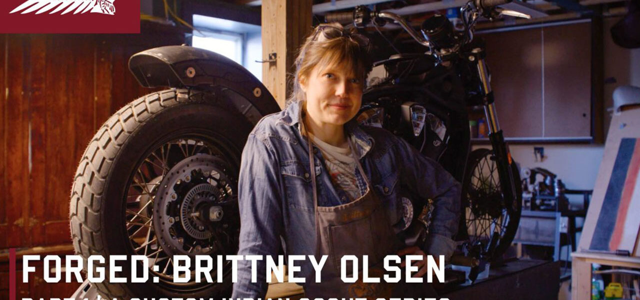 Brittney Olsen a Forged custom Indian Scout sorozat második építője