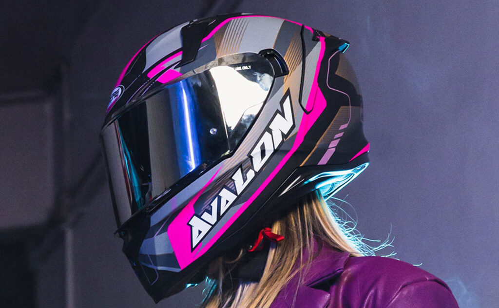 Caberg női motoros bukósisakok 2024