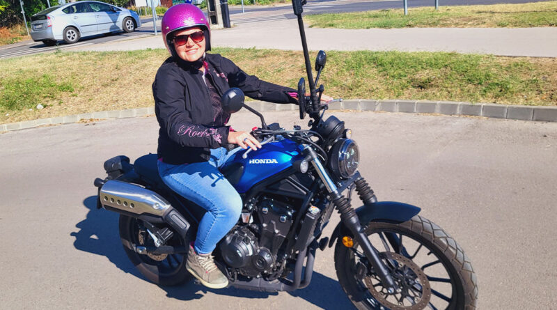 Honda CL 500 Scrambler tartós teszt Patty Floridából