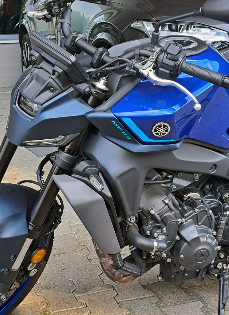 Yamaha MT-09 Császár Claudia