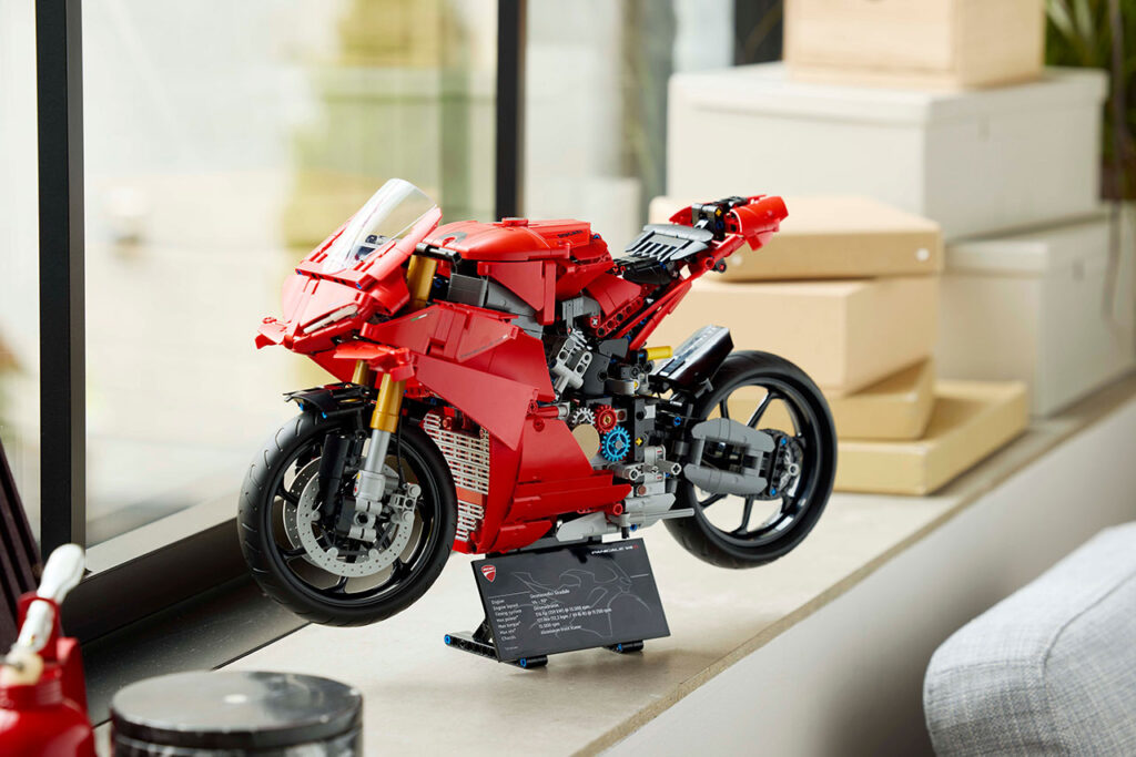 LEGO® Technic™ Ducati Panigale V4 S