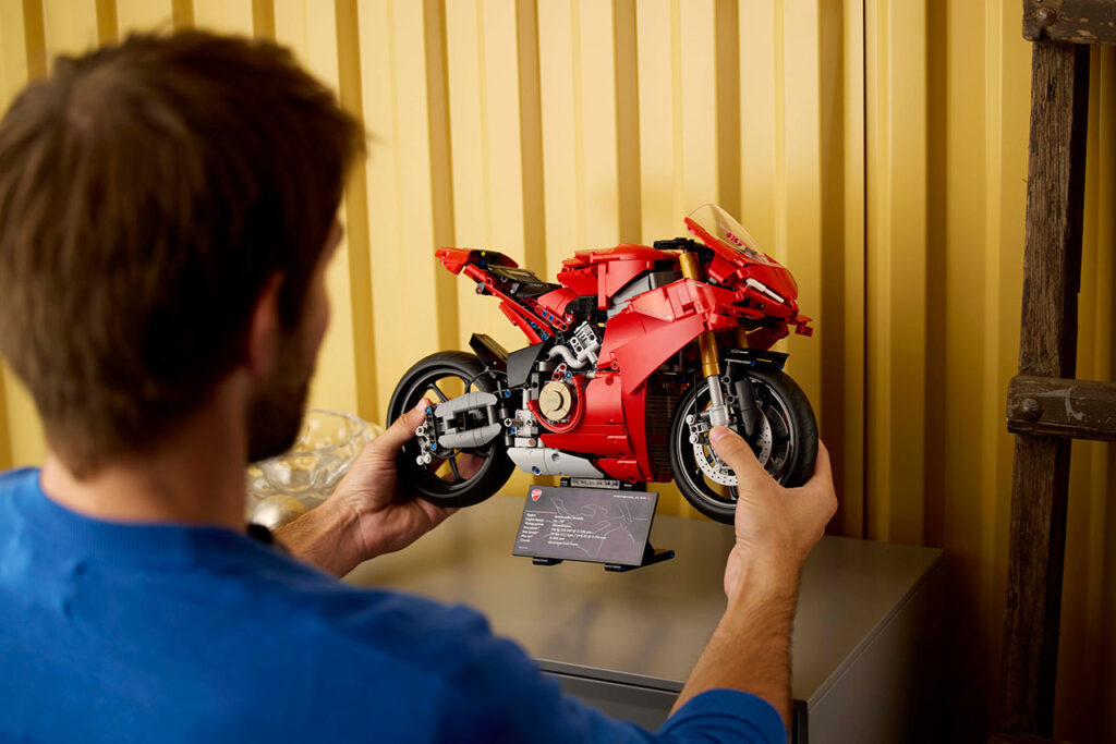 LEGO® Technic™ Ducati Panigale V4 S