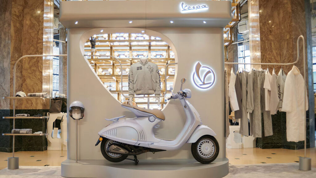 Vespa 946 Snake Limited Edition 2025