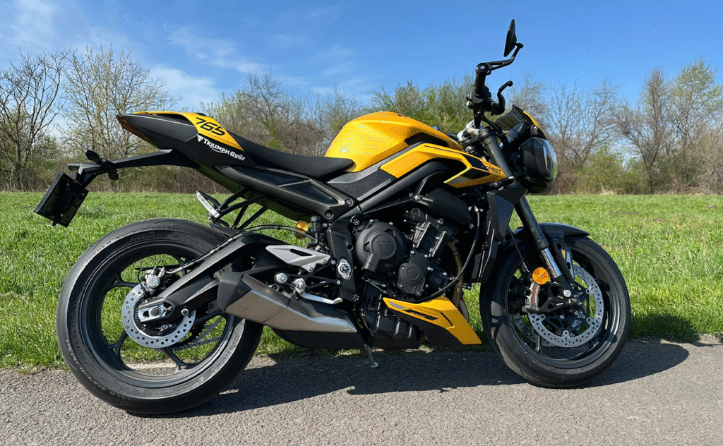 Kis ideges darázs: Triumph Street Triple 765 RS