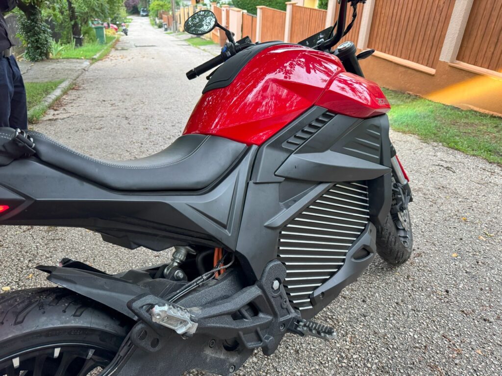 Rezon Bohemia elektromos motor teszt