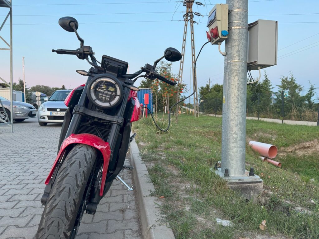 Rezon Bohemia elektromos motor teszt