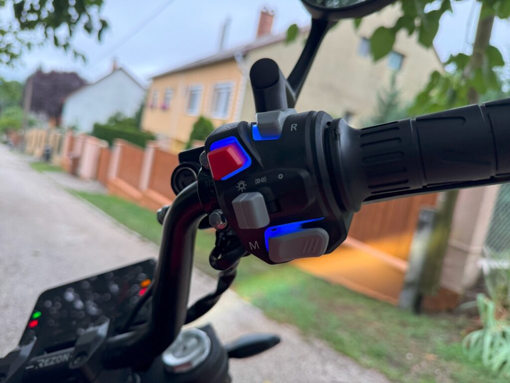 Rezon Bohemia elektromos motor teszt