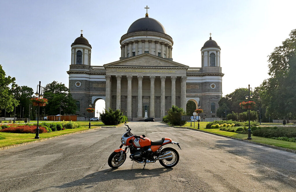 Minden kanyar egy új történet: BMW R 12 S 2025 teszt - VIDEÓVAL!!!
