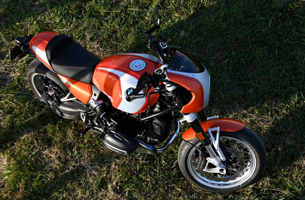 Minden kanyar egy új történet: BMW R 12 S 2025 teszt - VIDEÓVAL!!!