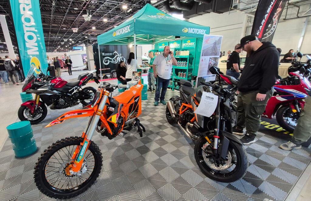 Motorok az autók árnyékában – ilyen volt az UNIX-AMTS 2026 motoros szemmel