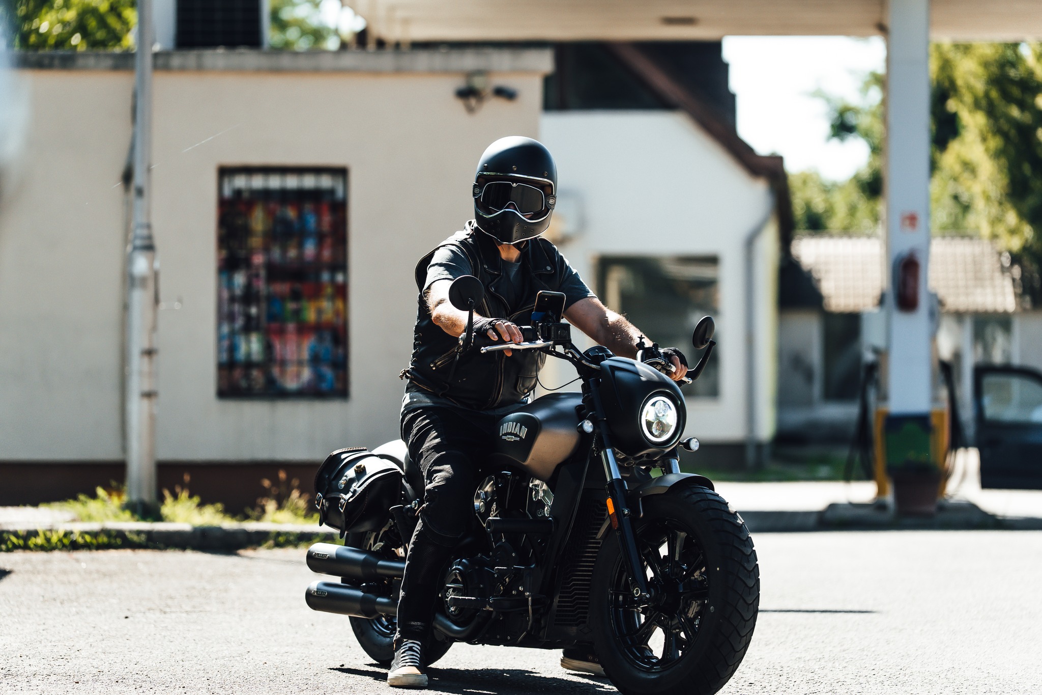 Szezonnyitó Motoros Hétvége – 1 éves az Authentic Garage