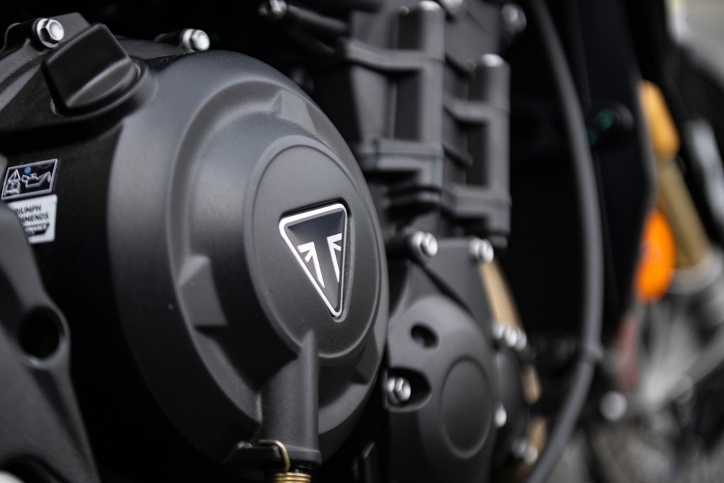 A Triumph Motorcycles és a MotoGP bemutta a két új Triumph Triple Trophy nyereménymotort