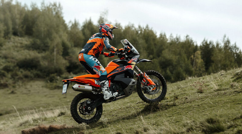 KTM 890 Adventure R Rally (2026) – amikor a „túraenduró” szó már nem elég vad