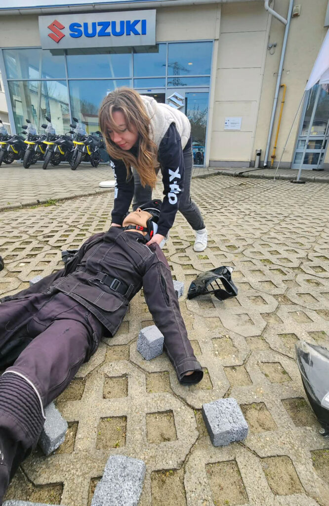 Mit tegyél, ha motoros balesetet látsz? – interjú az X-AID Bikers csapatával