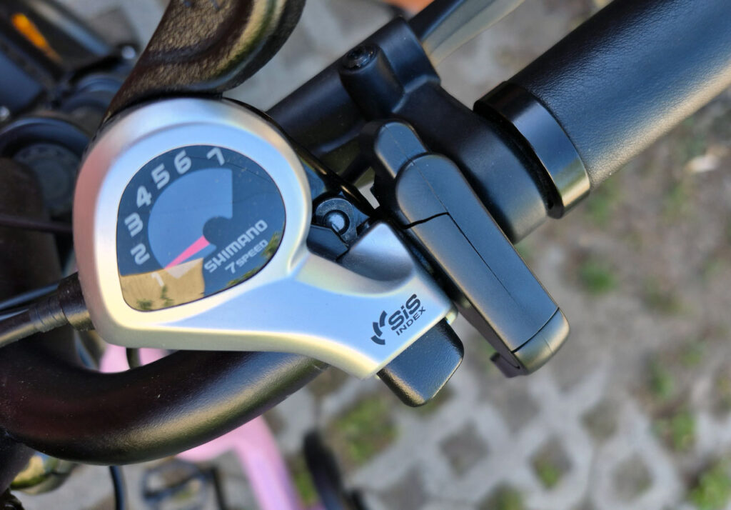 AVDLBIKE T7 elektromos bicikli első benyomások – amikor a városi bringa és a tank szerelemgyereke megszületik