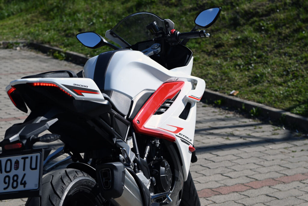 Kove 350 RR 2026 teszt – a Fényfúria - VIDEÓVAL!!! 2 Kove 350 RR 2026 teszt – a Fényfúria