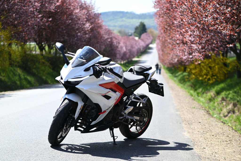 Kove 350 RR 2026 teszt – a Fényfúria - VIDEÓVAL!!! 4 Kove 350 RR 2026 teszt – a Fényfúria