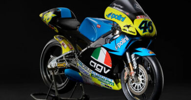 Valentino Rossi első GP-motorja kalapács alatt – eladó a legenda első győztes versenygépe