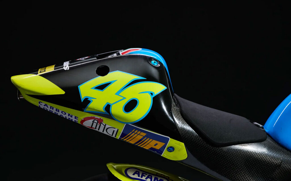 Valentino Rossi első GP-motorja kalapács alatt – eladó a legenda első győztes versenygépe 2 Valentino Rossi első GP-motorja kalapács alatt – eladó a legenda első győztes versenygépe